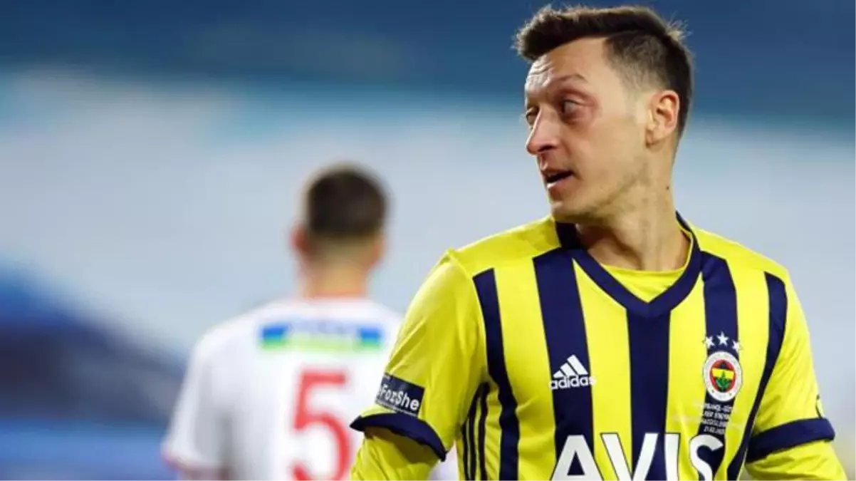 Mesut Özil\'in Göztepe maçı öncesi İstiklal Marşı okuması, Alman basınında gündem oldu