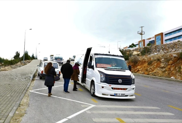 S Plakalı araçlar ile sağlık çalışanlarını ücretsiz taşınıyor