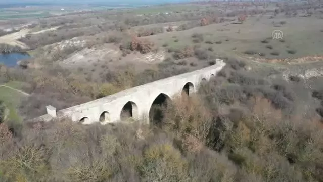 Tarihi su yolundaki kemerin kaçak kazıyla tahrip edildiği iddia edildi