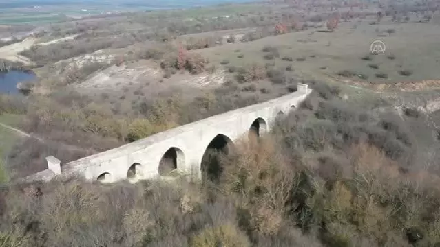 Tarihi su yolundaki kemerin kaçak kazıyla tahrip edildiği iddia edildi