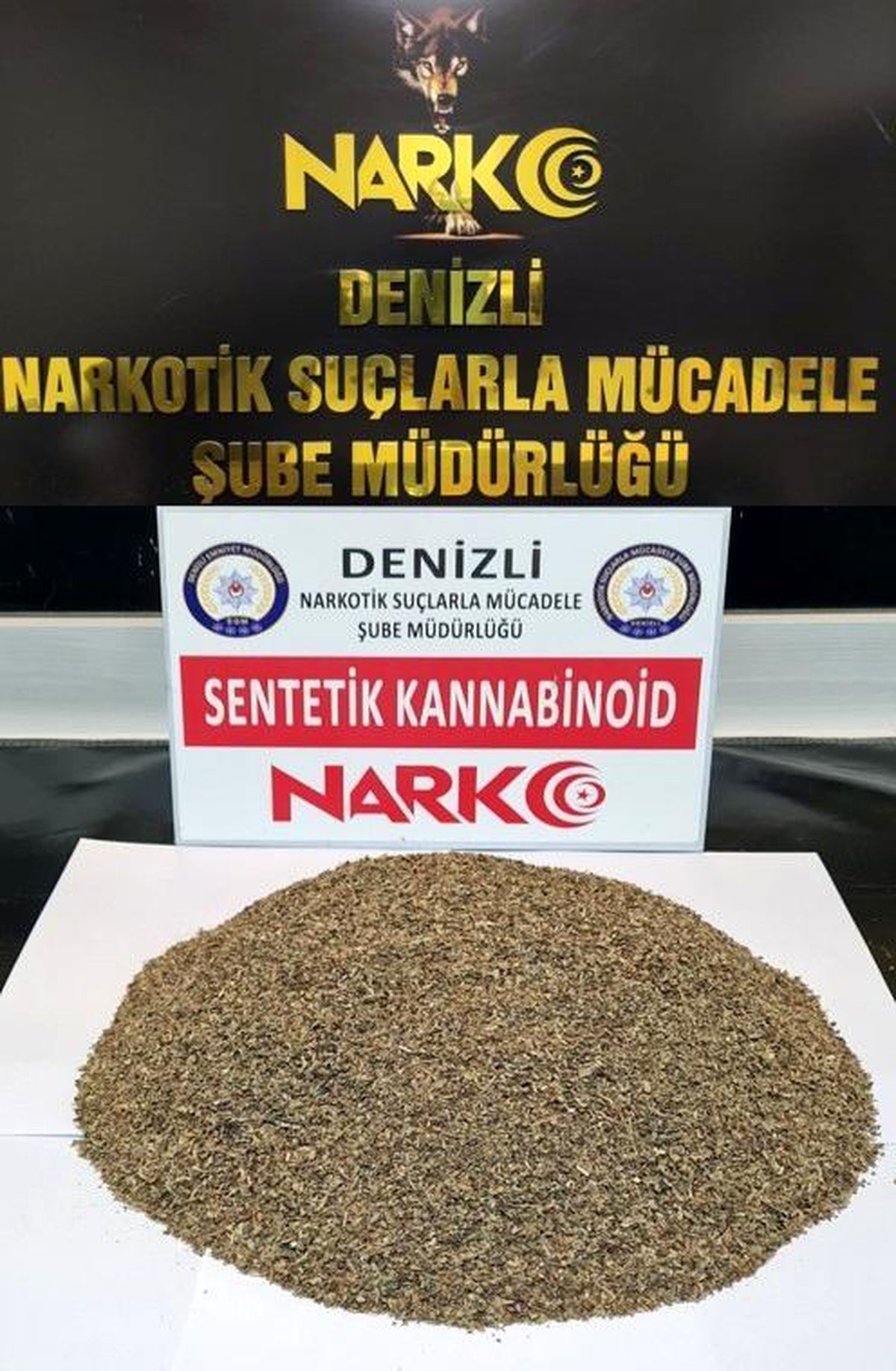 Yüklü miktarda uyuşturucu madde getirdikleri anda yakalandılar
