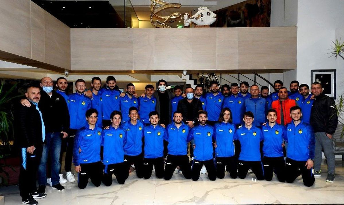 Alaçatıspor kampa girdi