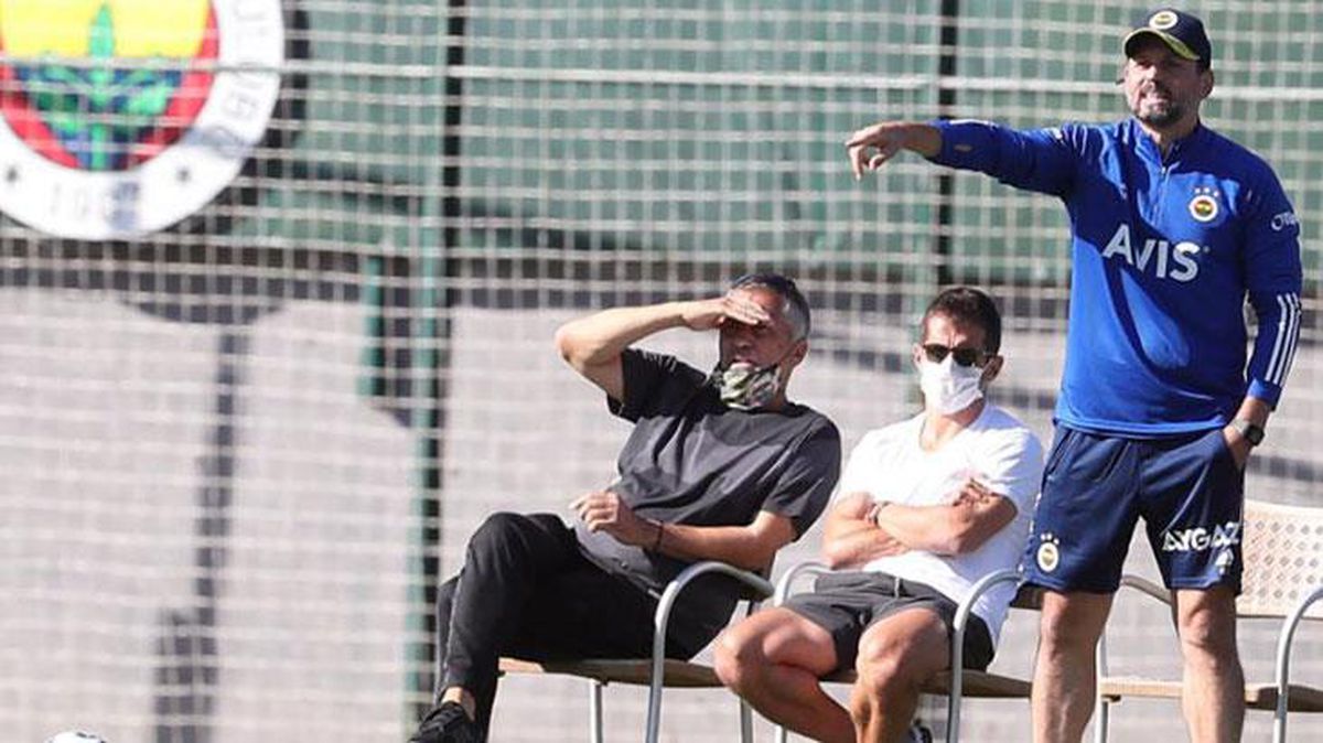 Fenerbahçe'de Teknik Direktör Erol Bulut ile Sportif Direktör Emre Belözoğlu arasında fikir ayrılıkları yaşanıyor