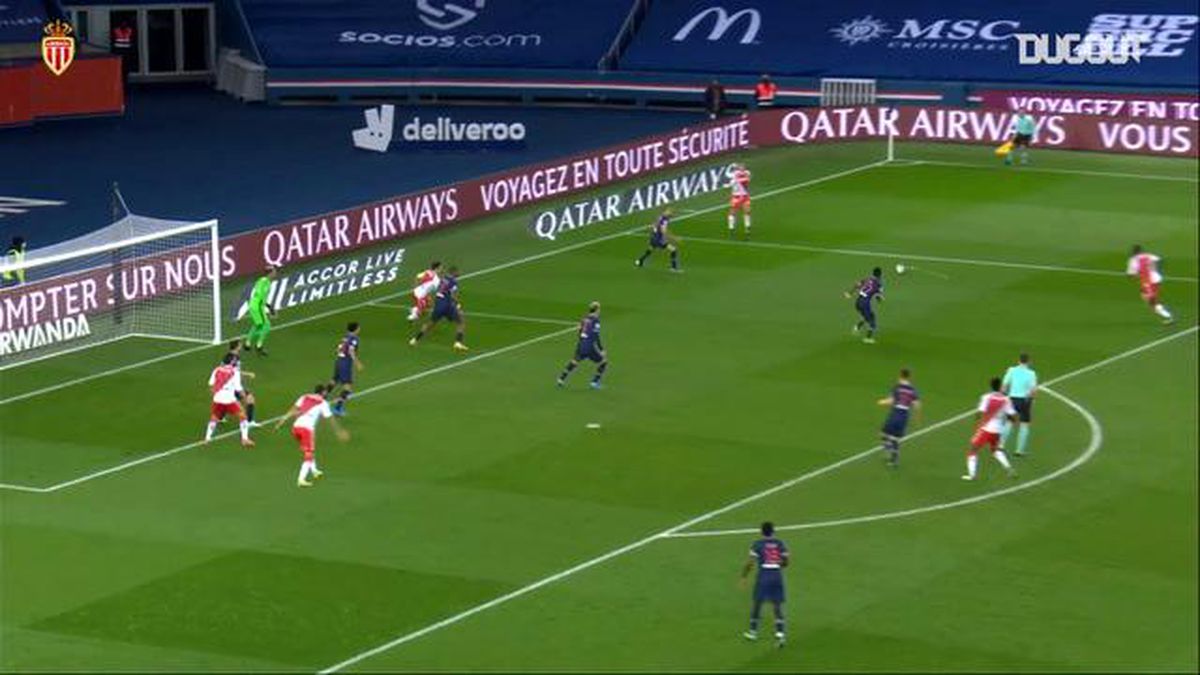 Guillermo Maripan\'ın PSG\'ye Attığı Harika Gol