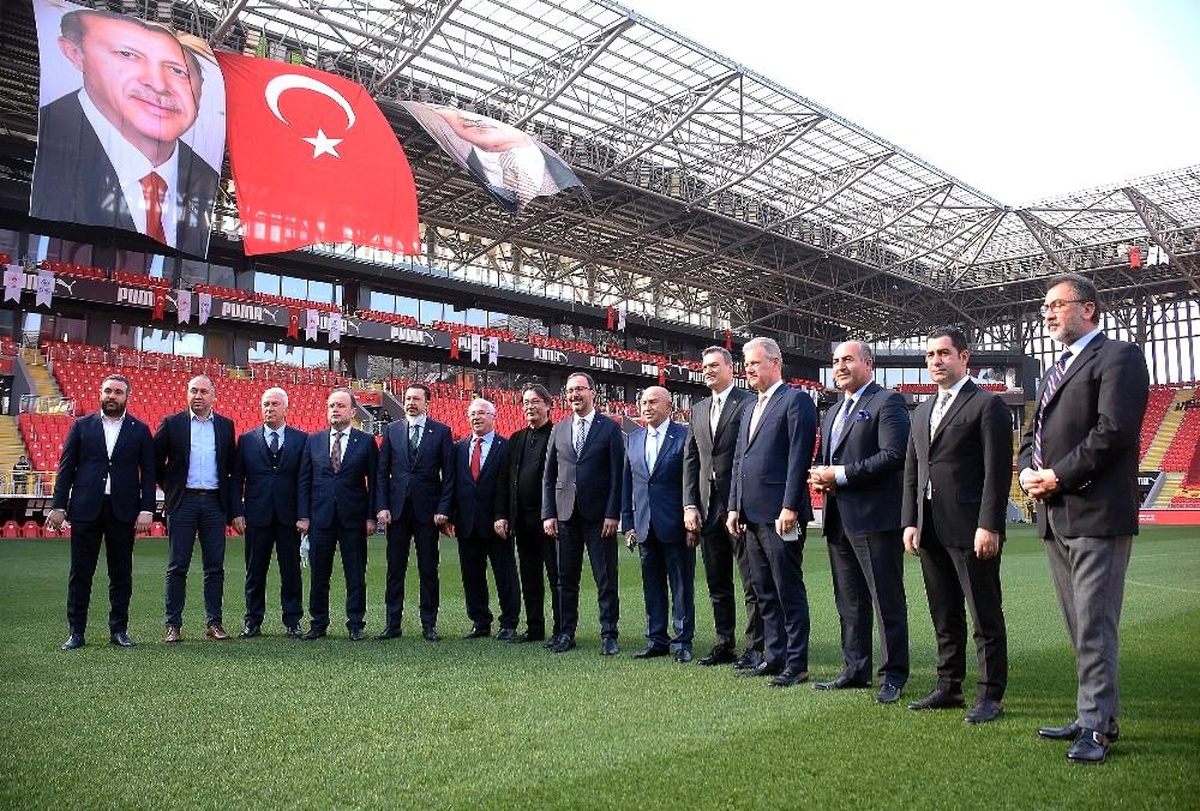 İzmir kulüpleri tüm Türkiye\'ye örnek oldu