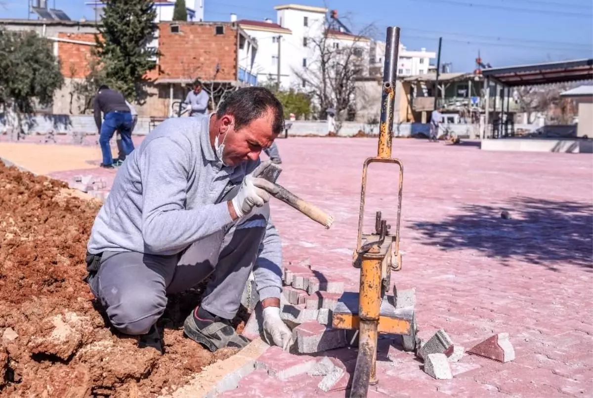 Kepez camilerin bahçesini güzelleştiriyor