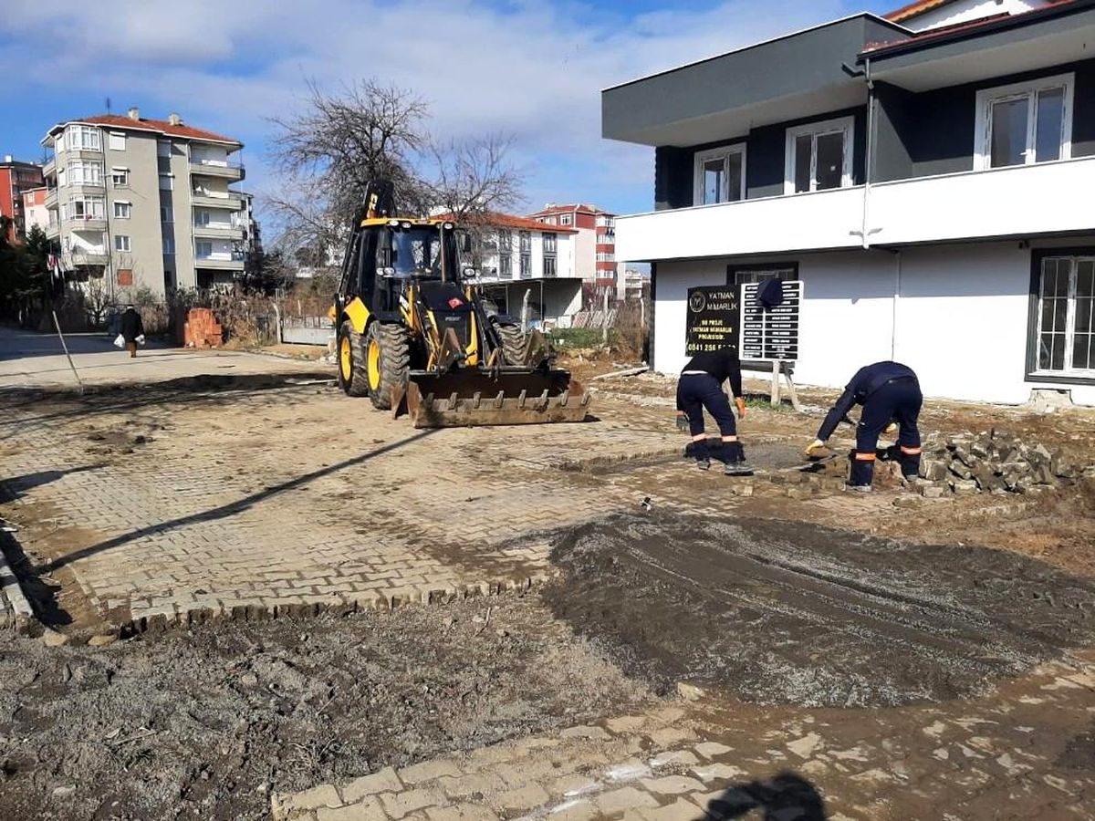 Yol çalışmaları aralıksız sürüyor