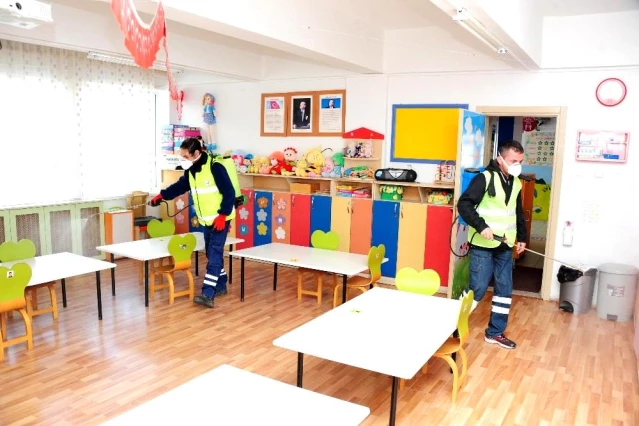 Balçova'daki okullara virüs temizliği