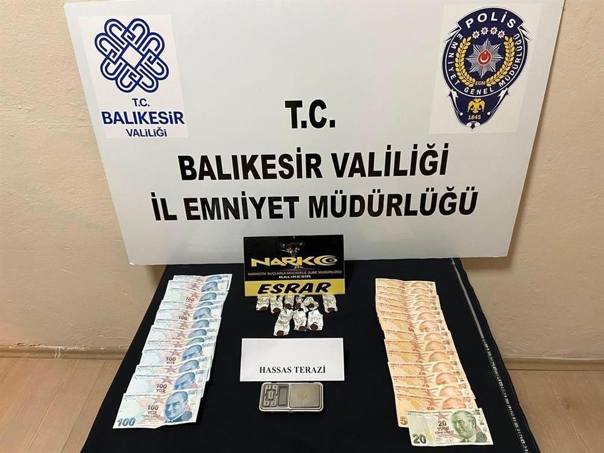 Son dakika haberi... Balıkesir\'de 12 şahsa uyuşturucu operasyonu