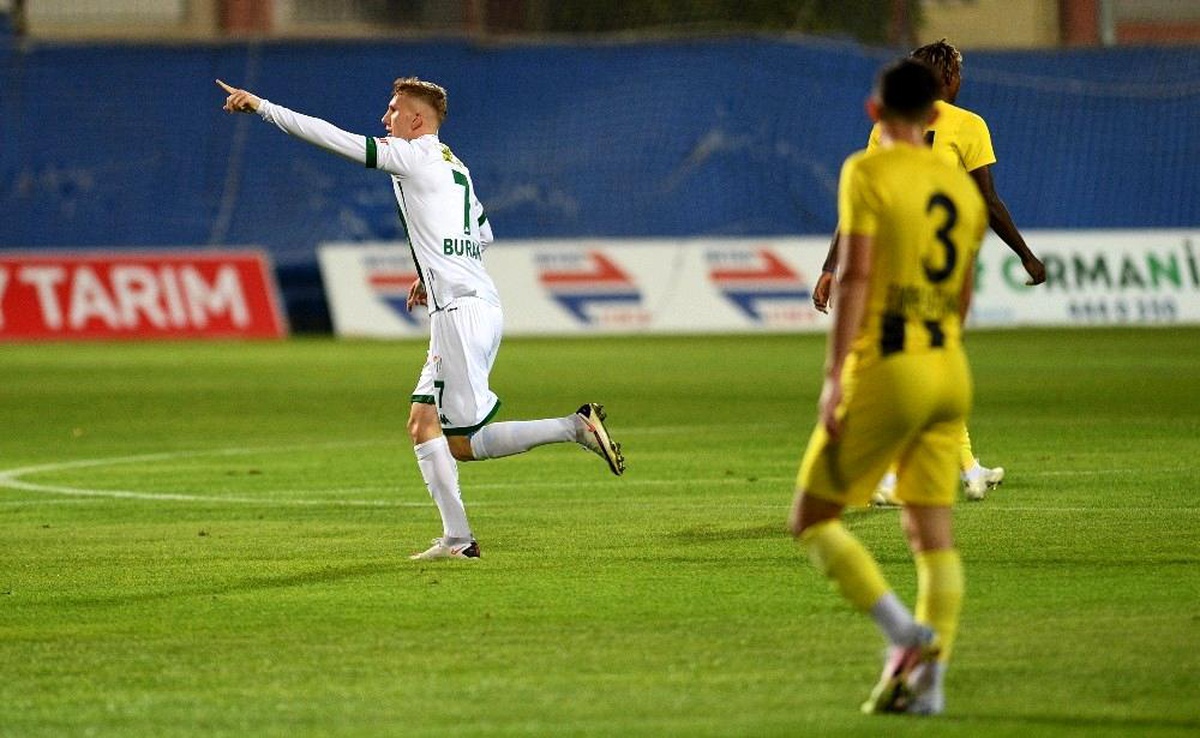 Bursaspor evinde Menemenspor\'u ağırlıyor