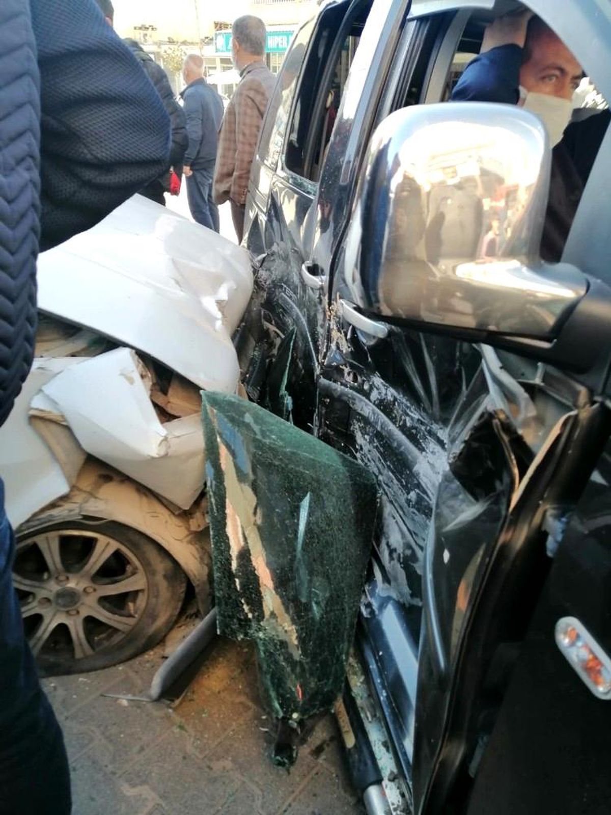 Son dakika haberi... Çınar\'da trafik kazası: 2 yaralı