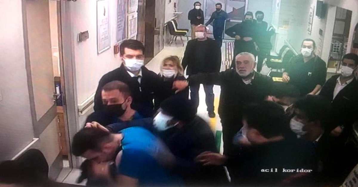 Son dakika! Gaziantep\'te sağlık çalışanlarına çirkin saldırı: 3 yaralı