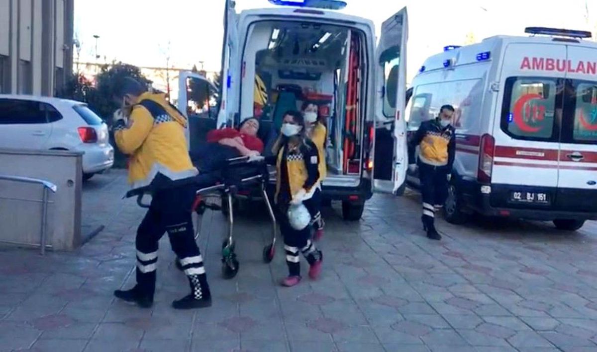 Kahta\'da 3 kişi karbonmonoksit gazından zehirlendi