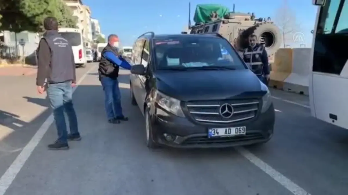 Minibüste yurda yasa dışı yollarla giren 8 yabancı uyruklu yakalandı