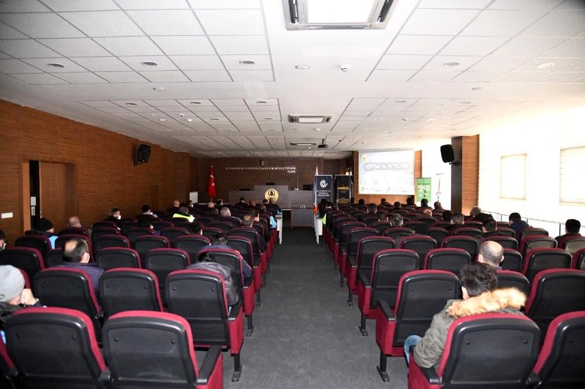 Pursaklar\'da belediye personeline madde bağımlılığı semineri