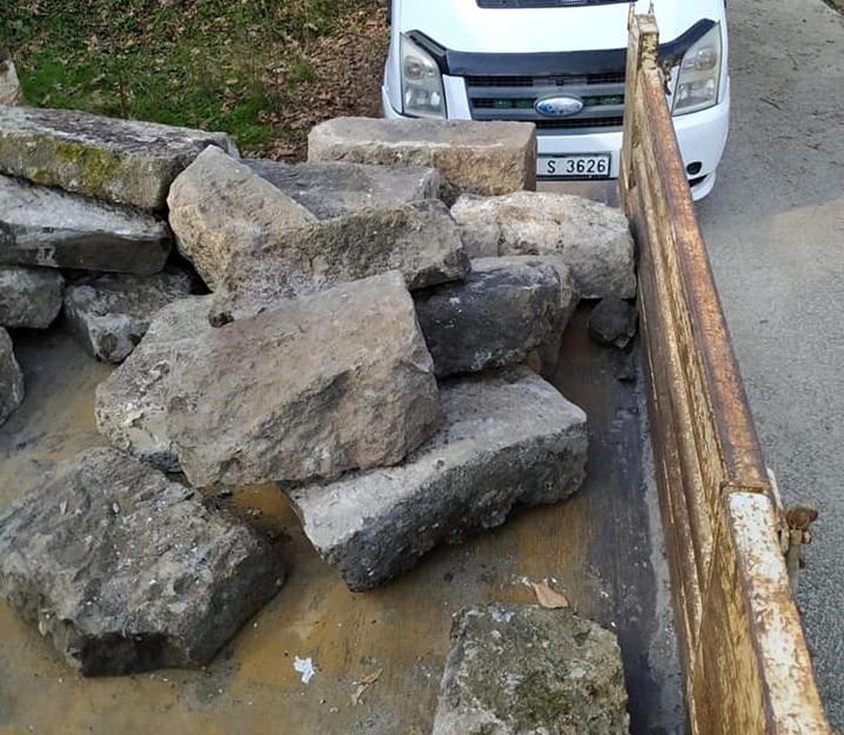 Taşları çalınan tarihi çeşme yeniden yapılacak