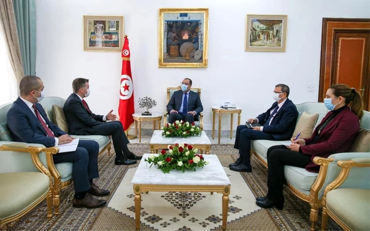 Tunus Başbakanı El-Meşişi görevi sona eren Türk Büyükelçi Onaner\'i ağırladı