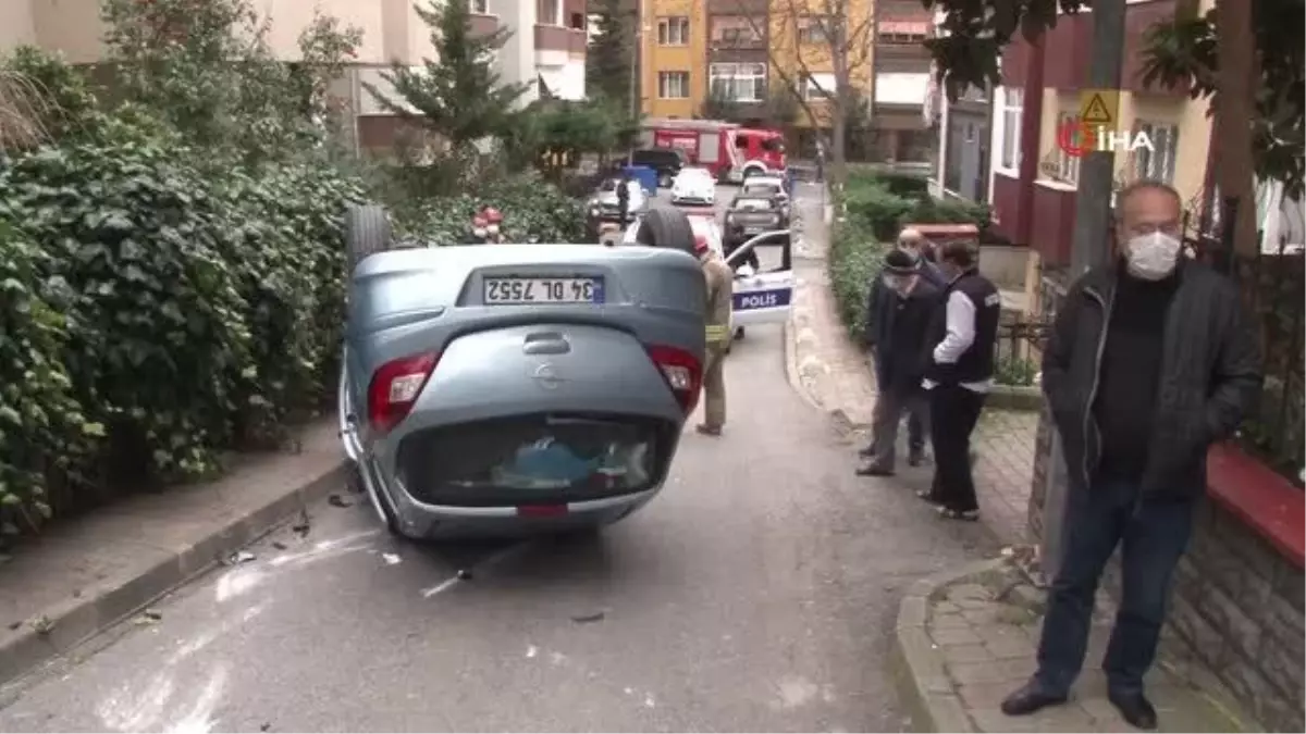 Üsküdar\'da yokuş aşağı inen kadın sürücü otomobiliyle takla attı: 1 yaralı