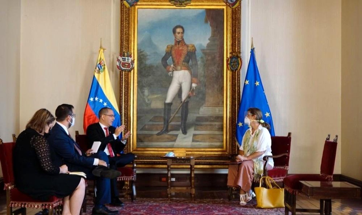 Venezuela, AB Venezuela Büyükelçisi Brilhante\'yi "istenmeyen adam" ilan etti