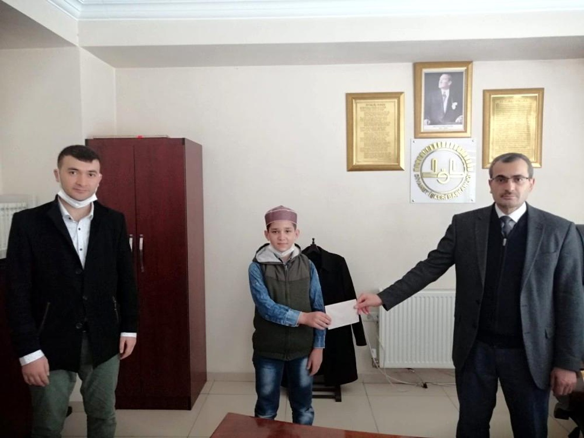 10 yaşında Kur\'anı Kerim\'i Güzel Okuma Yarışması\'nda birinci oldu