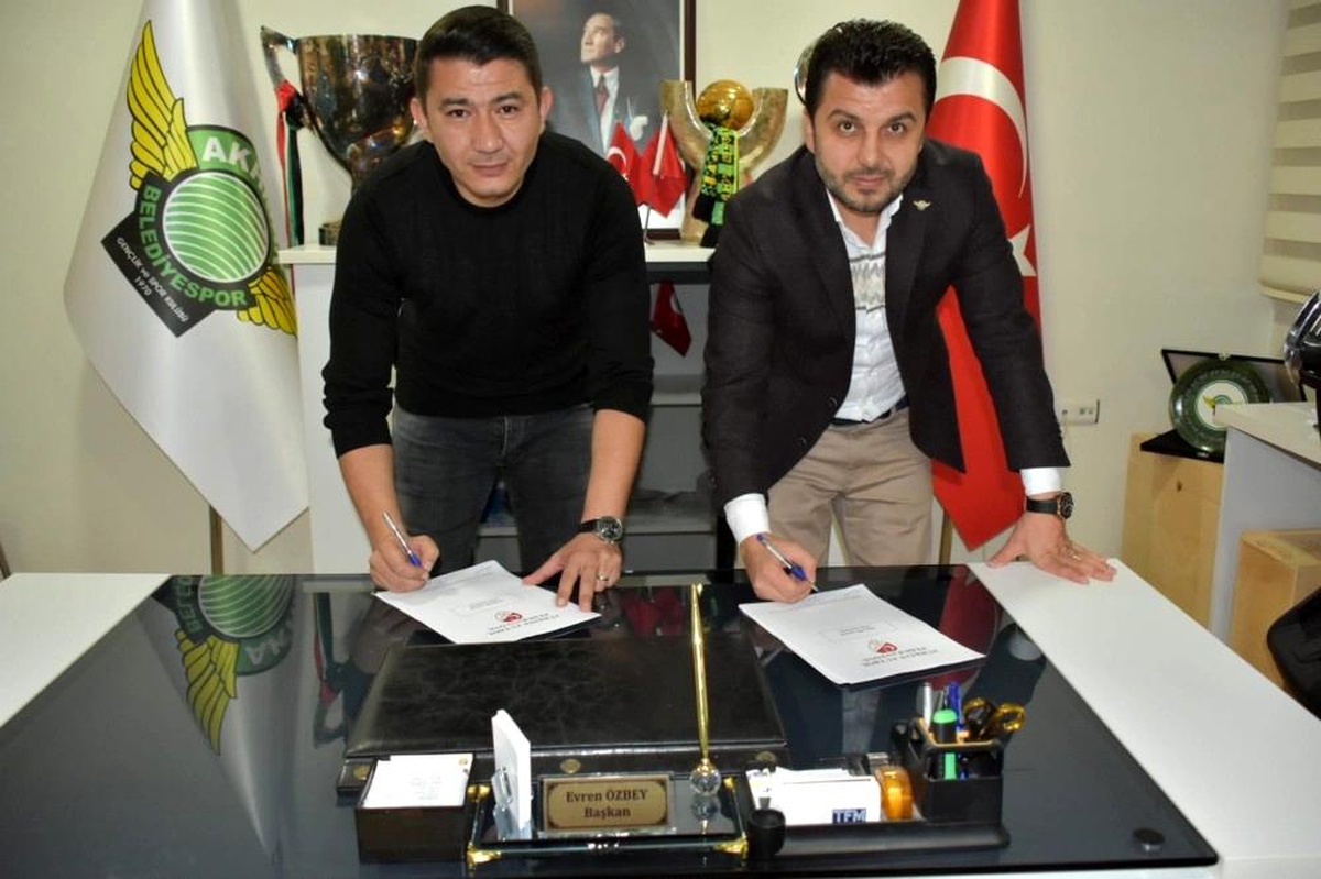 Akhisarspor, teknik direktör Fırat Gül ile anlaştı
