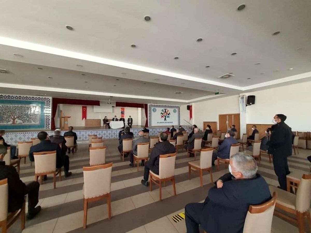 Aslanapa\'da muhtarlar toplantısı