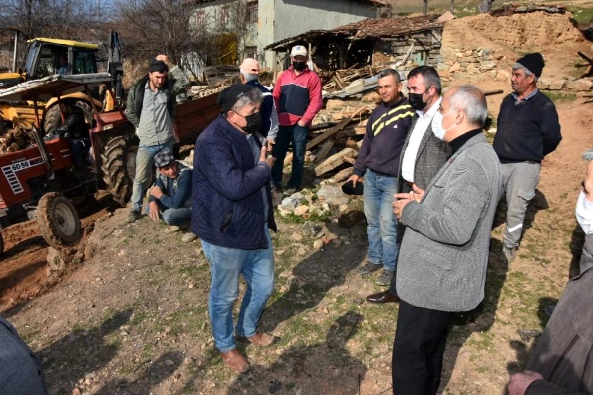 Son dakika haberi... Çıkan yangında iki katlı ev kullanılamaz hâle geldi