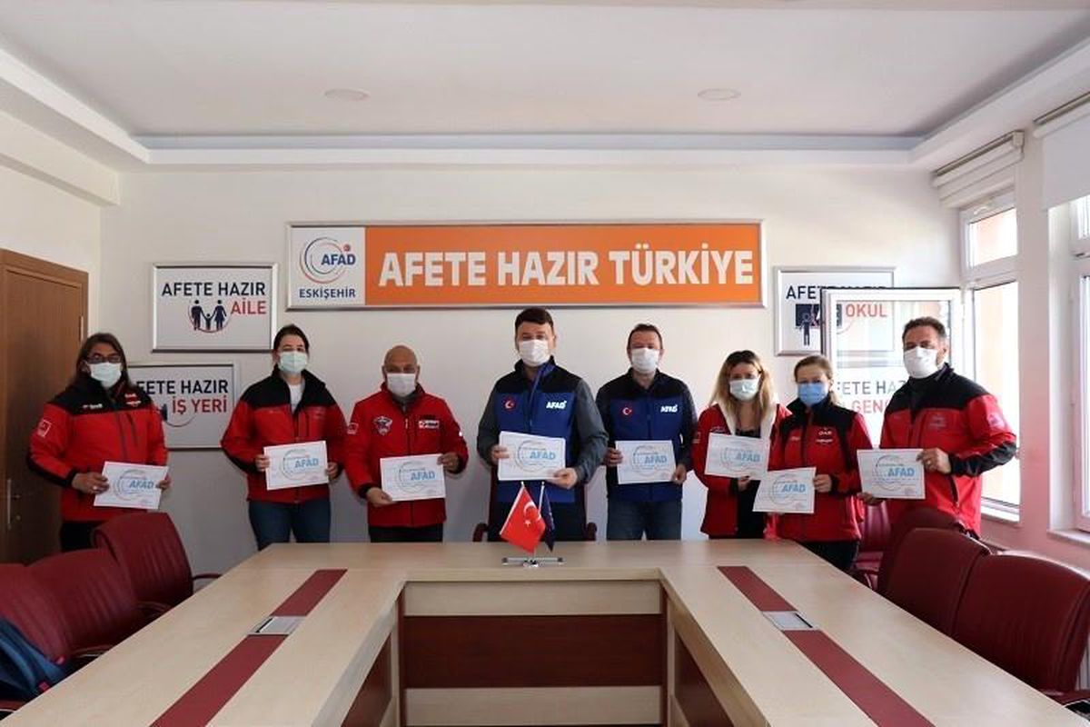 Dorlion\'a "Hafif Arama Kurtarma Eğitimi" katılım belgeleri verildi