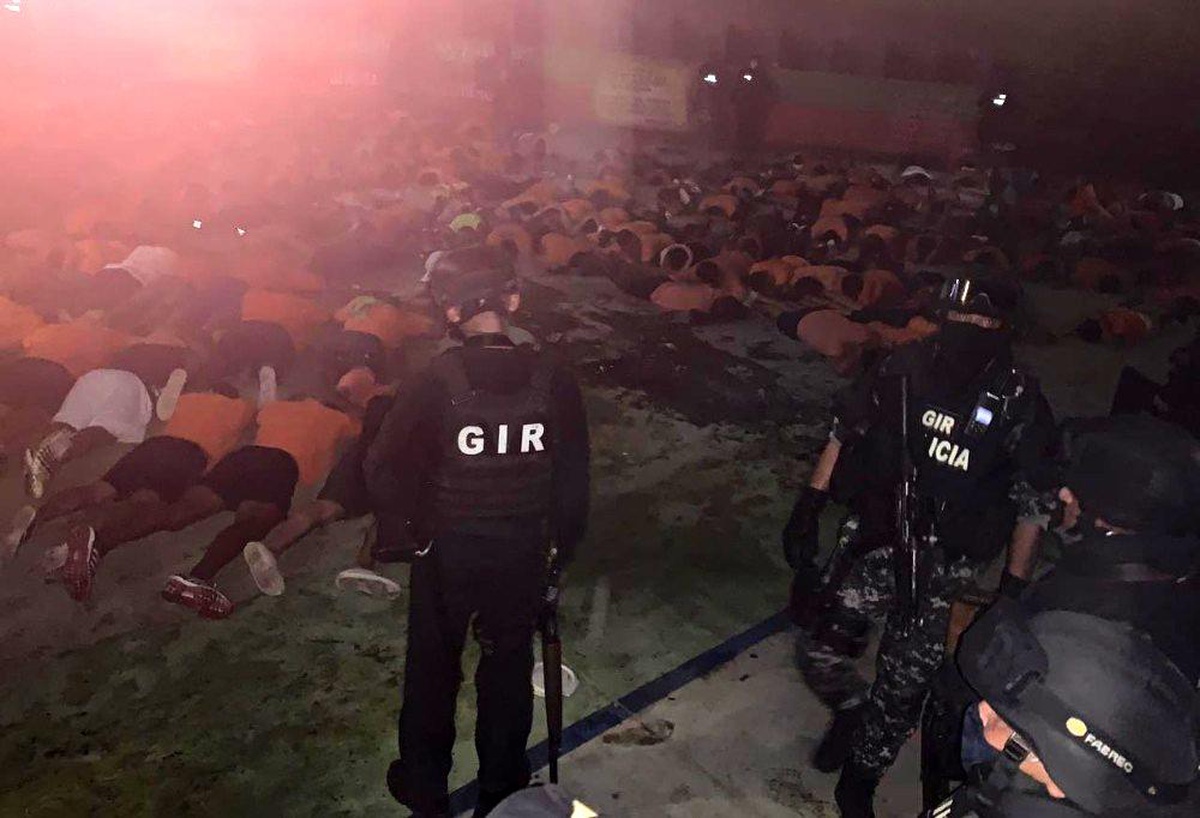 Ekvador\'da hapishane isyanlarında ölü sayısı 79\'a yükseldi