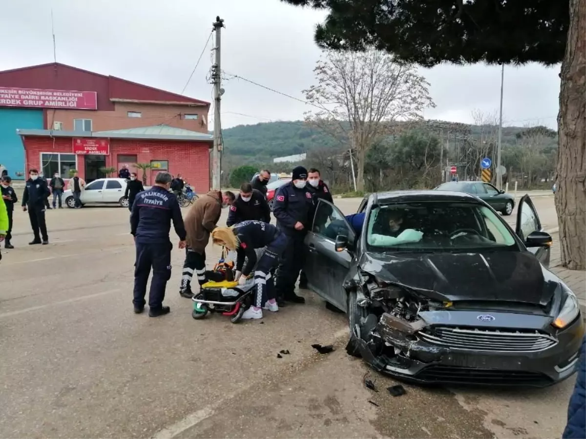 Erdek\'te trafik kazası: 2 yaralı