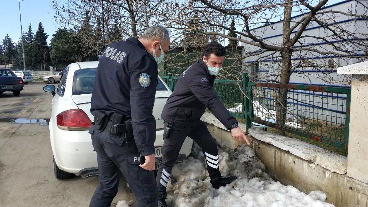 Hastanede tekerlekli sandalyede unutulan çantayı çalan hırsız yakalandı