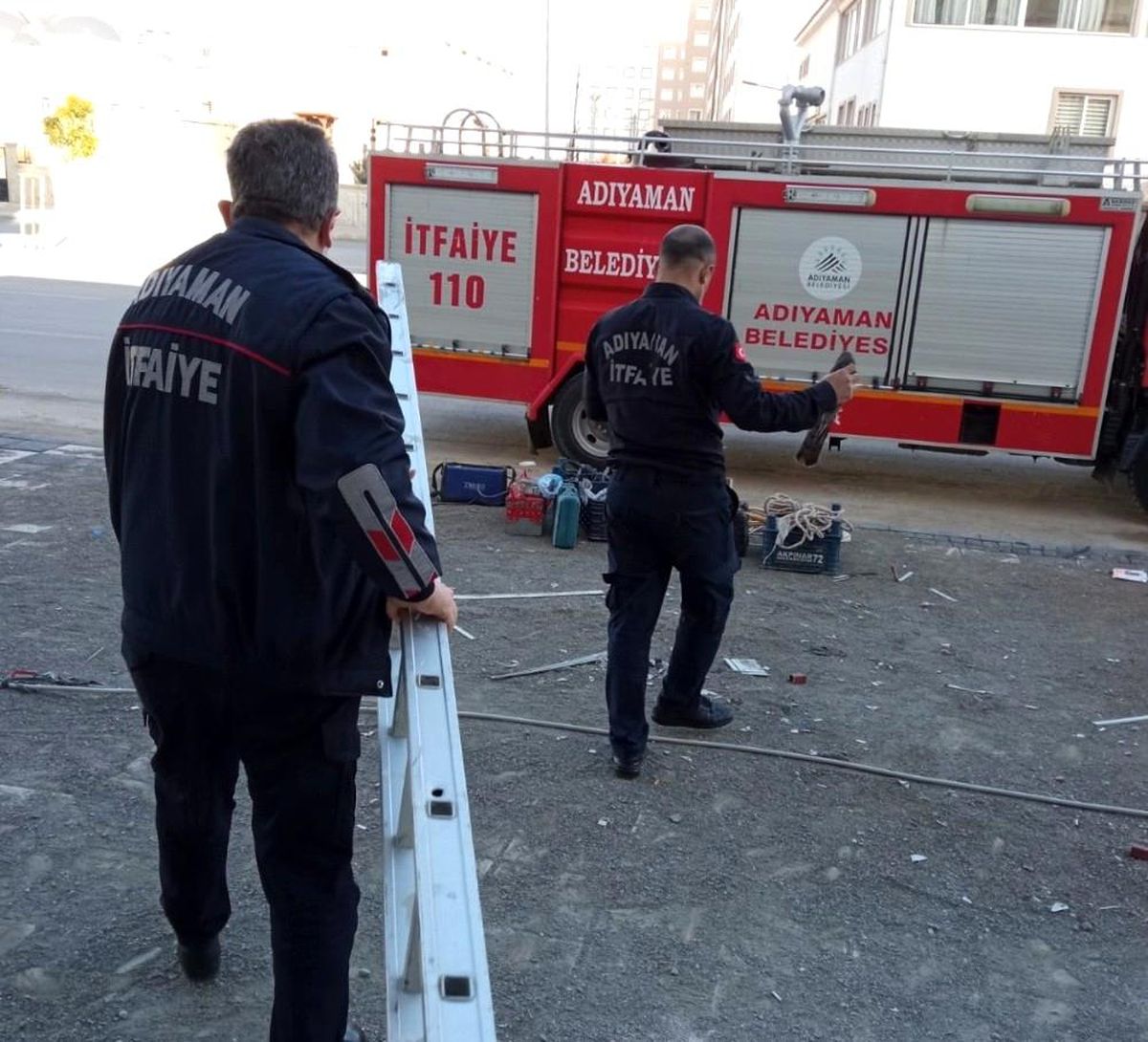 Son dakika haberi | İş yerinde mahsur kalan atmaca kurtarıldı