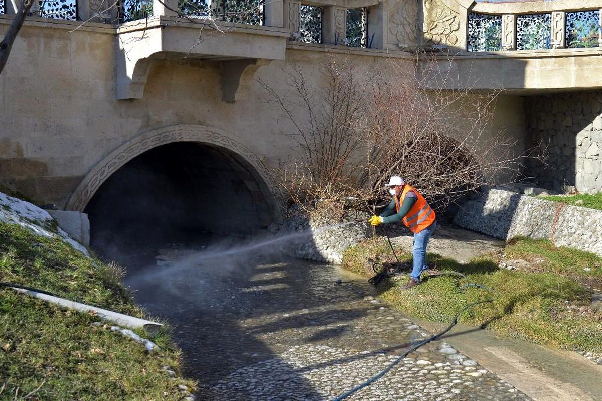 Isparta Belediyesi larva ile mücadele çalışmalarına başladı
