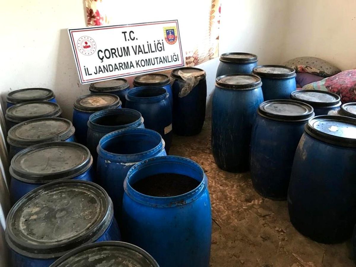 Jandarmadan sahte içki operasyonu, 9 bin 490 litre ele geçirildi