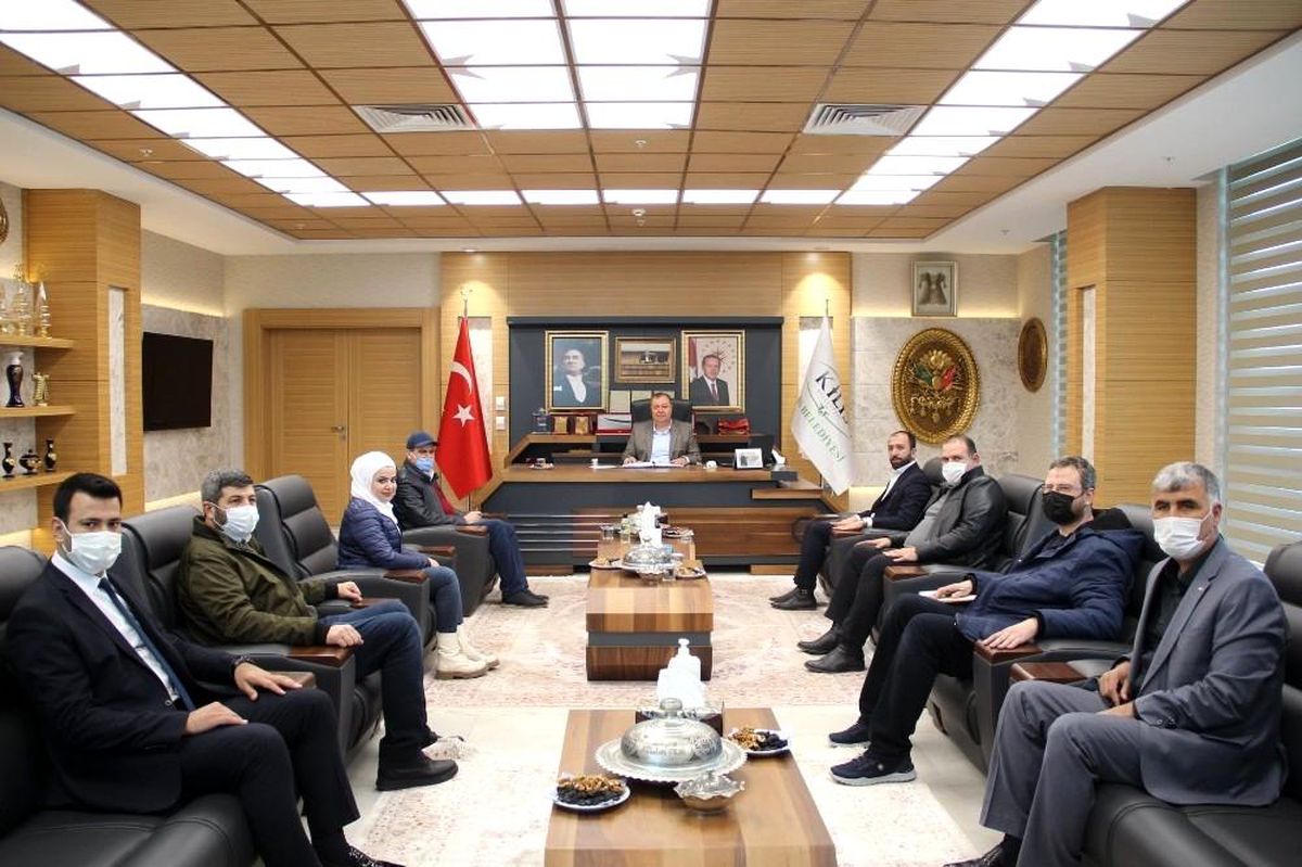 Katar Kızılay\'ından Belediye Başkanı Servet\'e ziyaret
