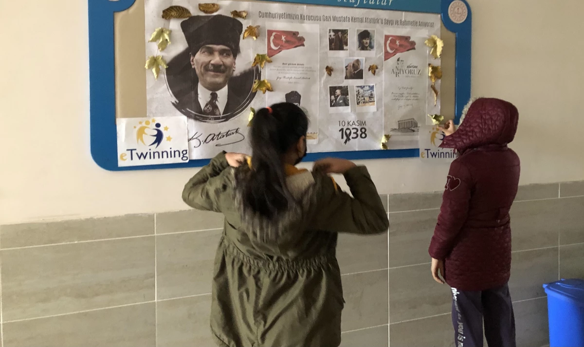 Kuruculuğunu Meram Çarıklar Ortaokulu, eTwinning projeleri ile öğrencileri fark yaratıyor