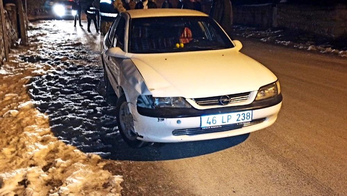 Otomobilin çarptığı genç yaşamını yitirdi