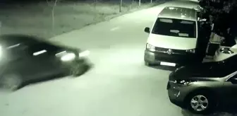 Park halindeki otomobile böyle çarptı