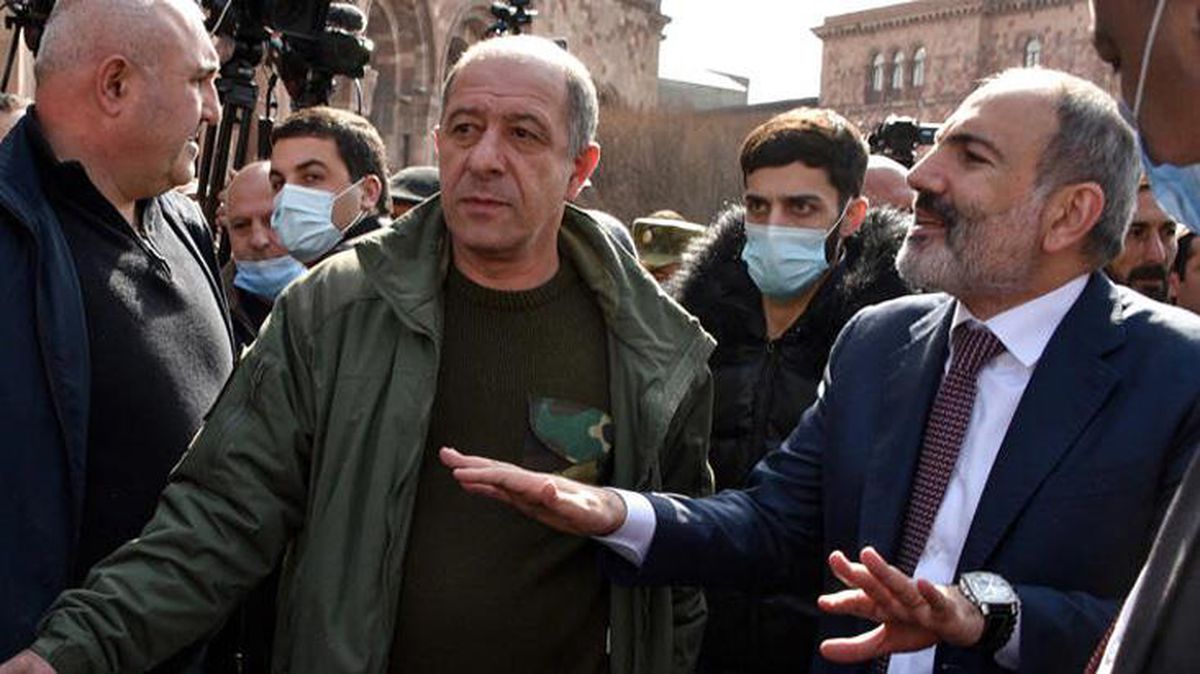 Paşinyan'dan Genelkurmay Başkanı ve Savunma Bakanı için tutuklama emri