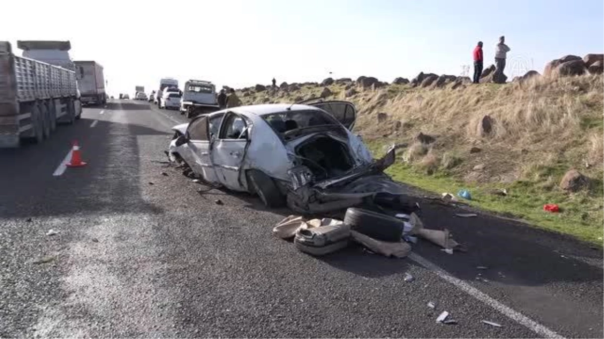ŞANLIURFA - Otomobil şarampole devrildi: 1 ölü 3 yaralı