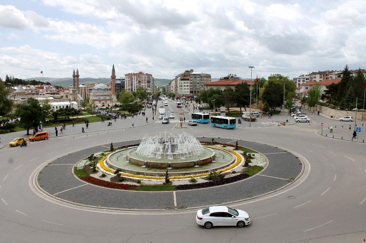 Sivas\'ta 1 yılda 780 binaya yapı ruhsatı verildi