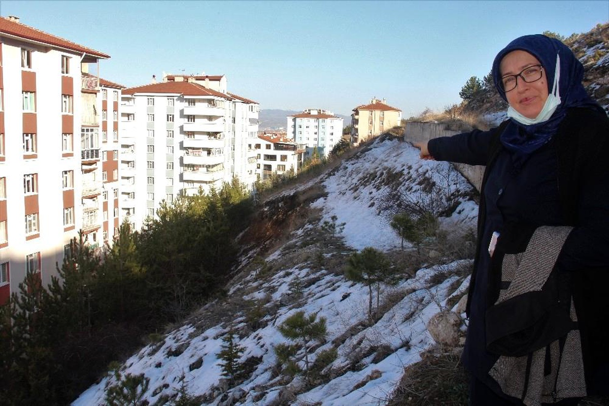 48 dairenin bulunduğu iki sitede heyelan tehdidi