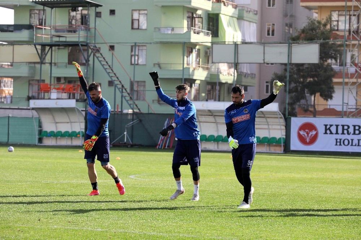 Alanyaspor\'lu Ahmet Çağrı Güney\'in U19 Milli Takım heyecanı
