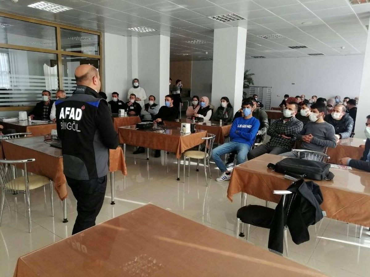 Bingöl\'de \'Afet Farkındalık Eğitimleri\'