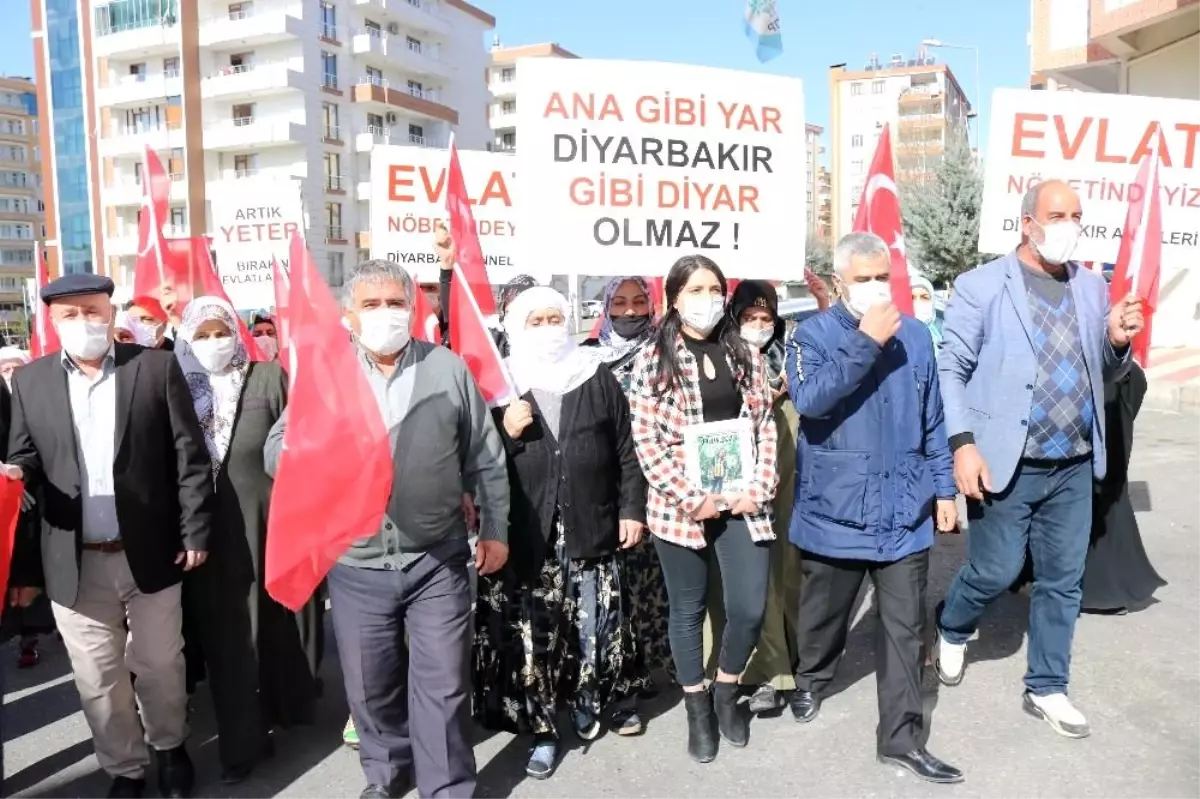 HDP önündeki ailelerin çığlığı her geçen gün büyüyor, evlat nöbeti eylemine katılım sürüyor