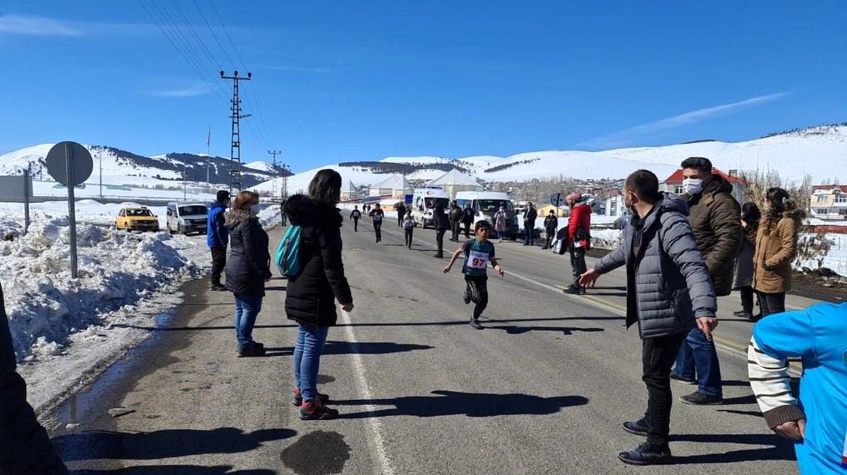 Kars\'ta atletizm kros il seçmeleri devam ediyor