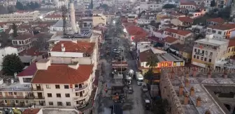 Kuşadası çarşılarına bir ayda 8 bin 760 metrekare doğal taş döşendi