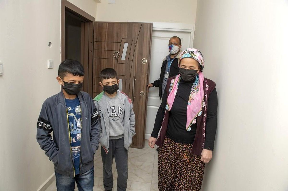 Mersin\'de yangın mağduru ailenin evi yenilendi