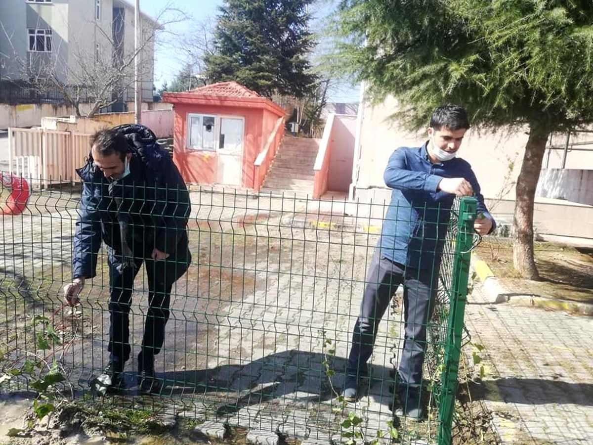 Okulda düzenlemeler devam ediyor