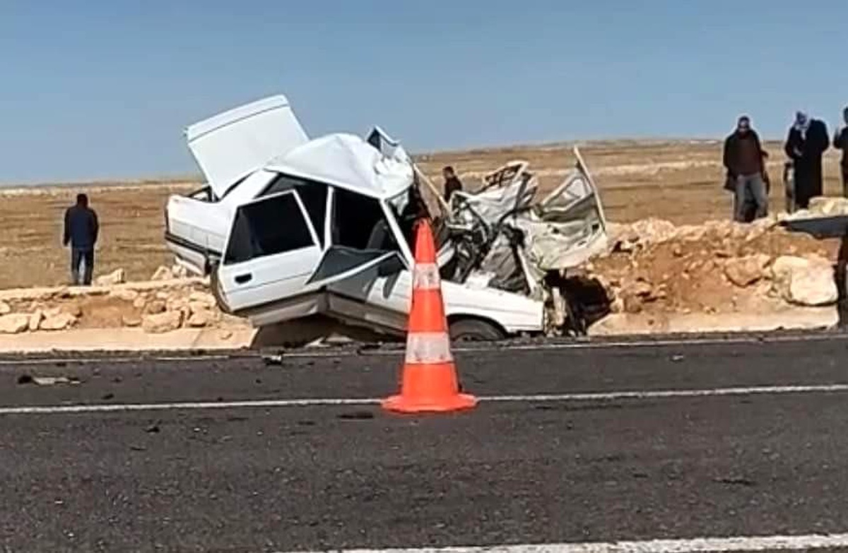 Son dakika haberi! Otomobil minibüsle çarpıştı: 1 ölü, 3 yaralı